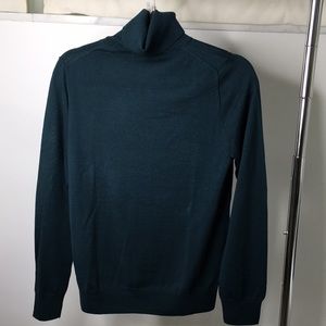 100% authentic brand new JCREW turtleneck! Great condition